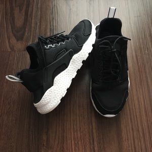 Too small for myself. Worn once